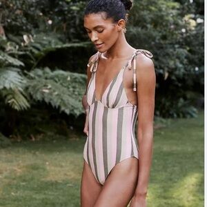 Solid & Striped The Olympia One-Piece Swimsuit Sz Large Arco Shimmer Arco Stripe